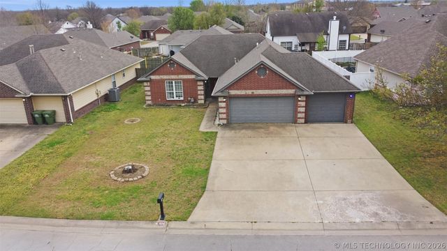 8114 Forrest Glenn Road, Claremore, OK 74019