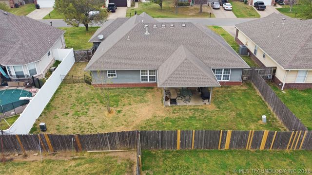 8114 Forrest Glenn Road, Claremore, OK 74019