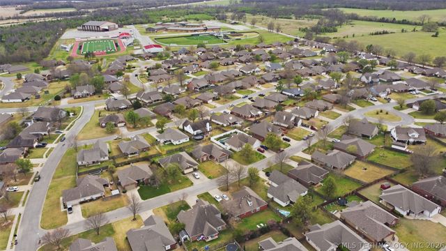 8114 Forrest Glenn Road, Claremore, OK 74019