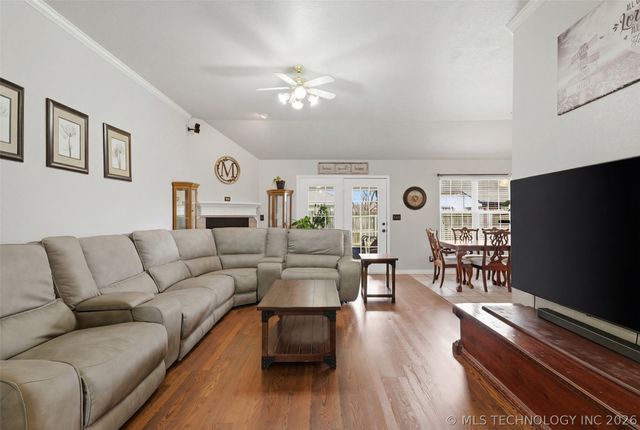 8114 Forrest Glenn Road, Claremore, OK 74019