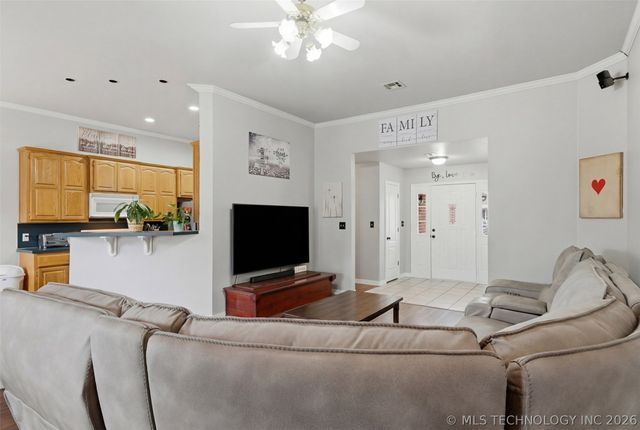 8114 Forrest Glenn Road, Claremore, OK 74019