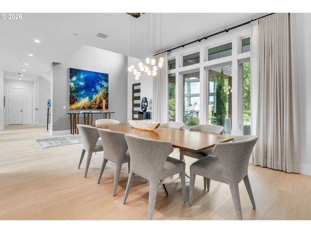 707 Nw SKYLINE CREST Rd, Portland, OR 97229