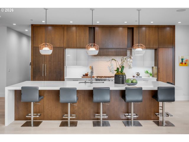 707 Nw SKYLINE CREST Rd, Portland, OR 97229