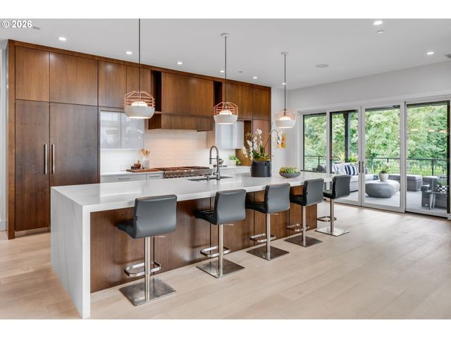 707 Nw SKYLINE CREST Rd, Portland, OR 97229