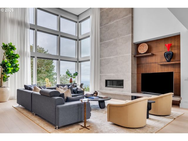 707 Nw SKYLINE CREST Rd, Portland, OR 97229