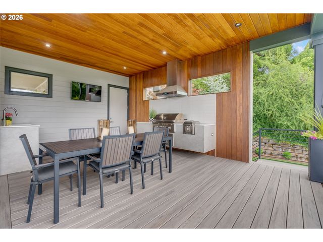 707 Nw SKYLINE CREST Rd, Portland, OR 97229