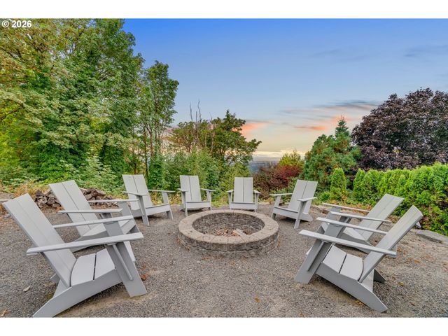 707 Nw SKYLINE CREST Rd, Portland, OR 97229