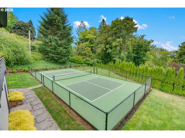 707 Nw SKYLINE CREST Rd, Portland, OR 97229