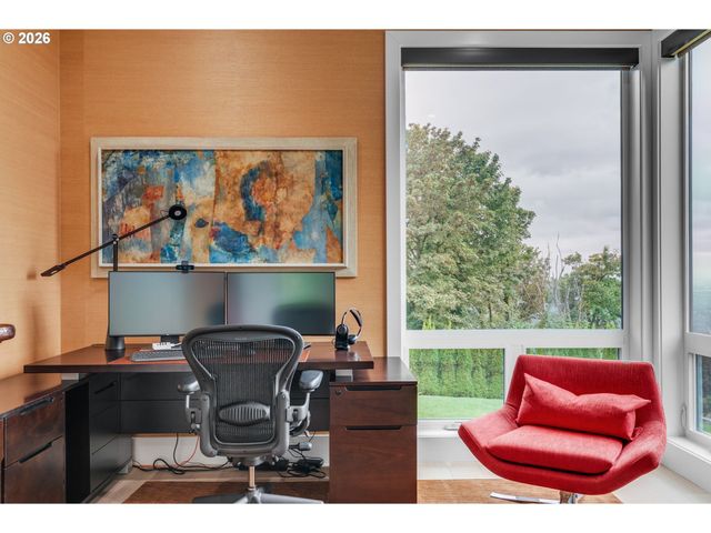 707 Nw SKYLINE CREST Rd, Portland, OR 97229