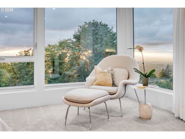 707 Nw SKYLINE CREST Rd, Portland, OR 97229