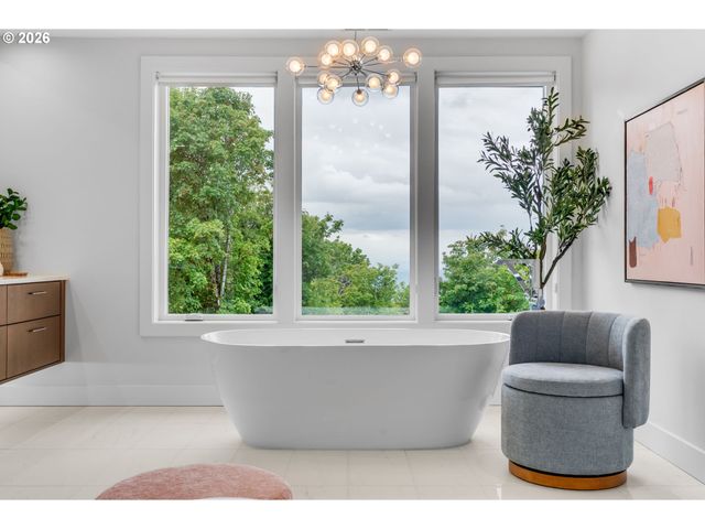 707 Nw SKYLINE CREST Rd, Portland, OR 97229