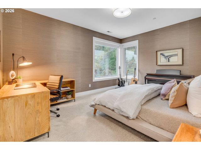 707 Nw SKYLINE CREST Rd, Portland, OR 97229