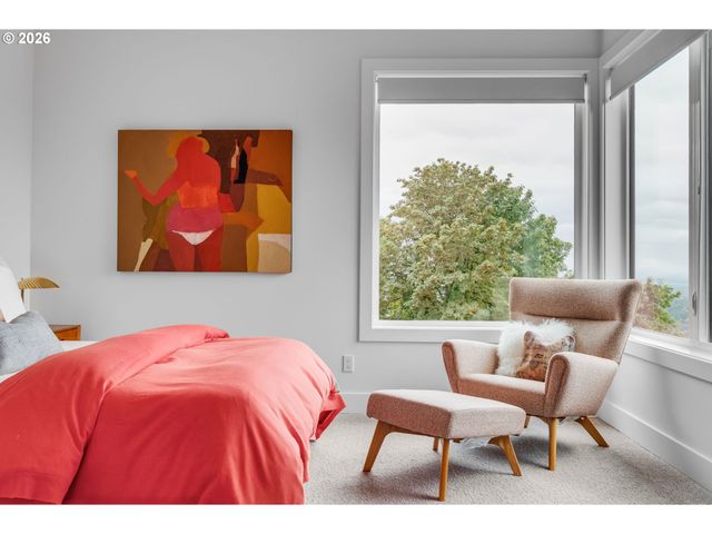 707 Nw SKYLINE CREST Rd, Portland, OR 97229