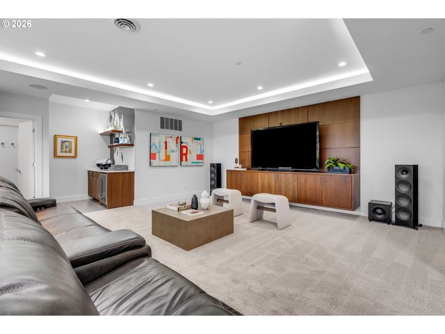 707 Nw SKYLINE CREST Rd, Portland, OR 97229