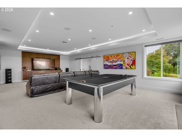707 Nw SKYLINE CREST Rd, Portland, OR 97229