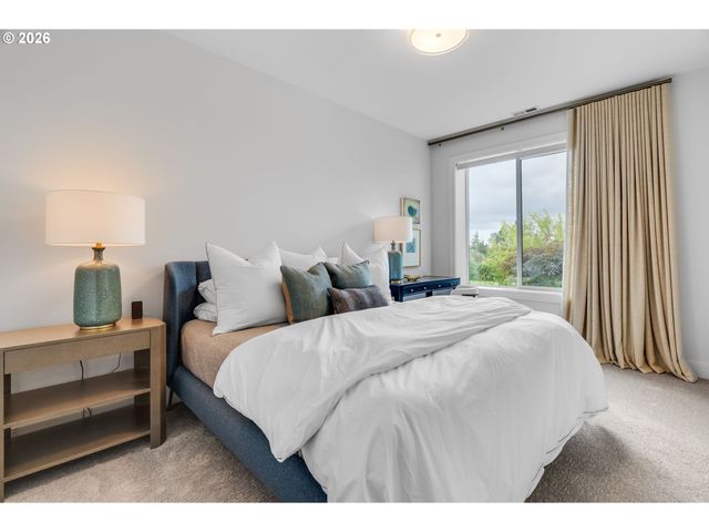 707 Nw SKYLINE CREST Rd, Portland, OR 97229