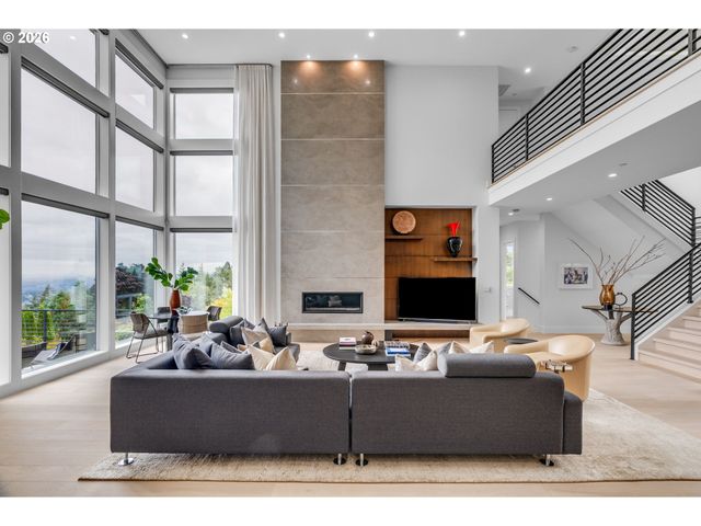 707 Nw SKYLINE CREST Rd, Portland, OR 97229