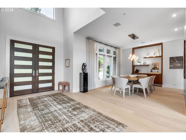 707 Nw SKYLINE CREST Rd, Portland, OR 97229
