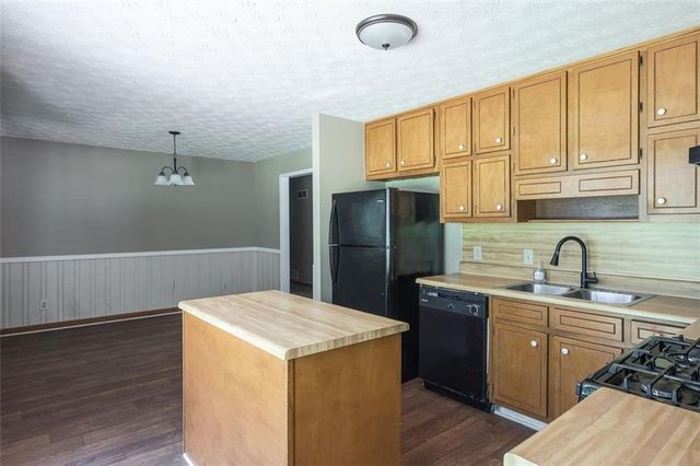 310 SUMMERWOOD Lane, Stockbridge, GA 30281