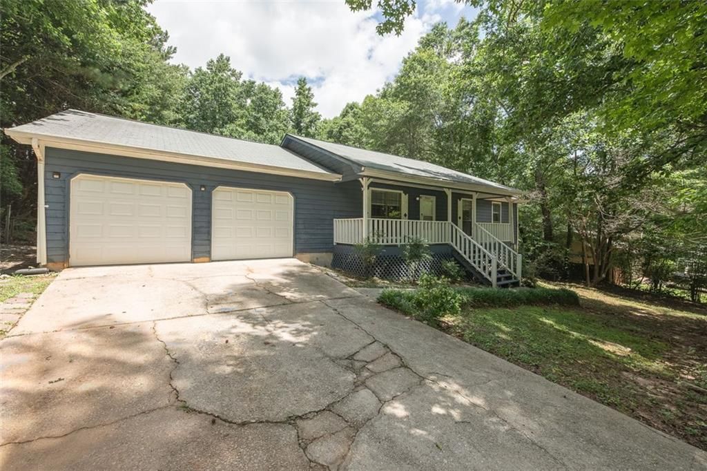310 SUMMERWOOD Lane, Stockbridge, GA 30281