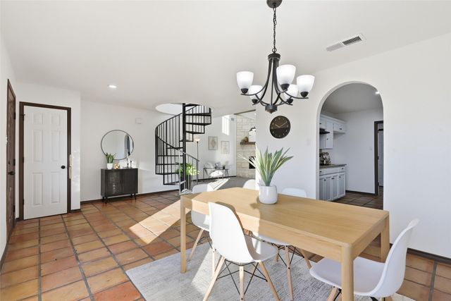 612 Shady Oaks Trail, Burleson, TX 76028