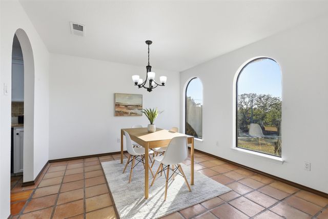 612 Shady Oaks Trail, Burleson, TX 76028