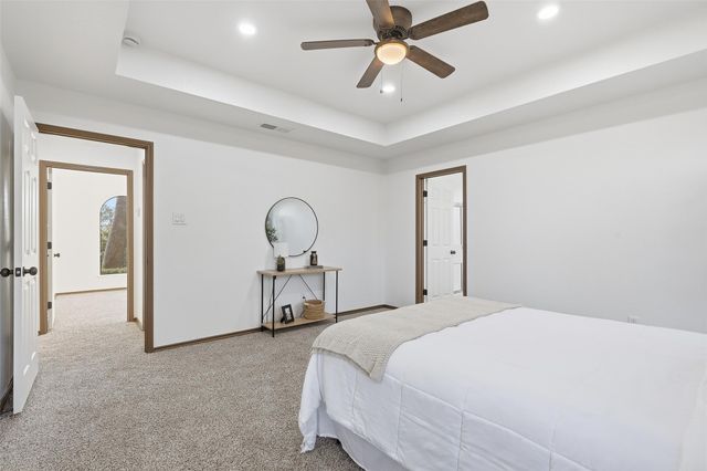 612 Shady Oaks Trail, Burleson, TX 76028