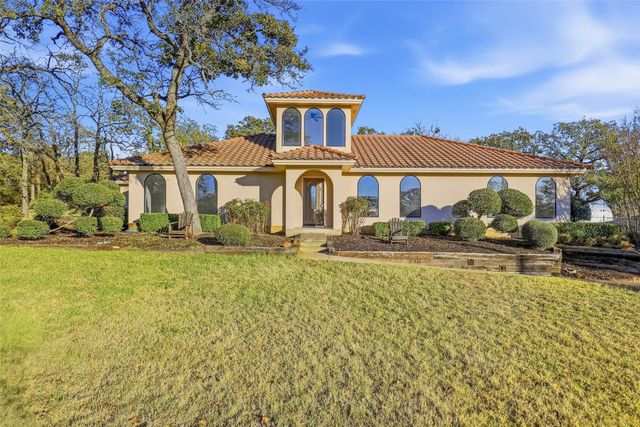 612 Shady Oaks Trail, Burleson, TX 76028