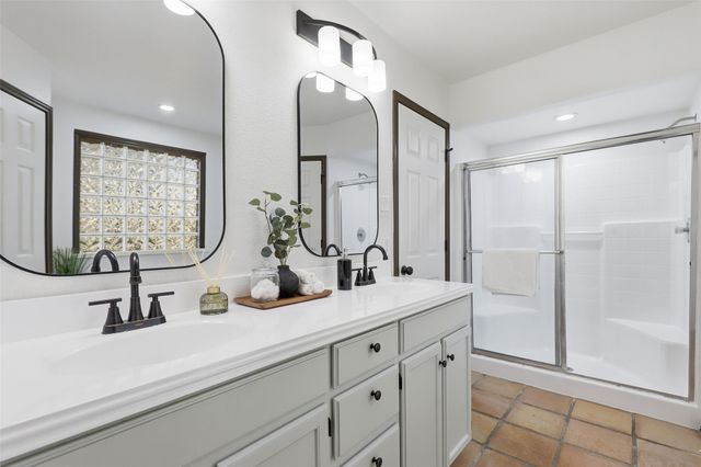 612 Shady Oaks Trail, Burleson, TX 76028