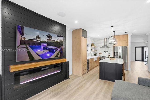 16314 SW 57th St, Miami, FL 33193