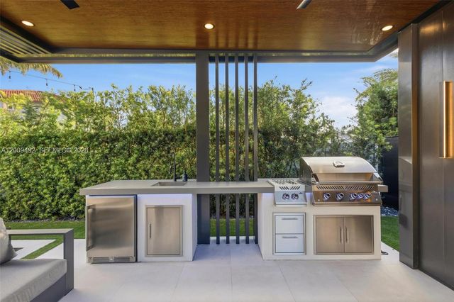 16314 SW 57th St, Miami, FL 33193