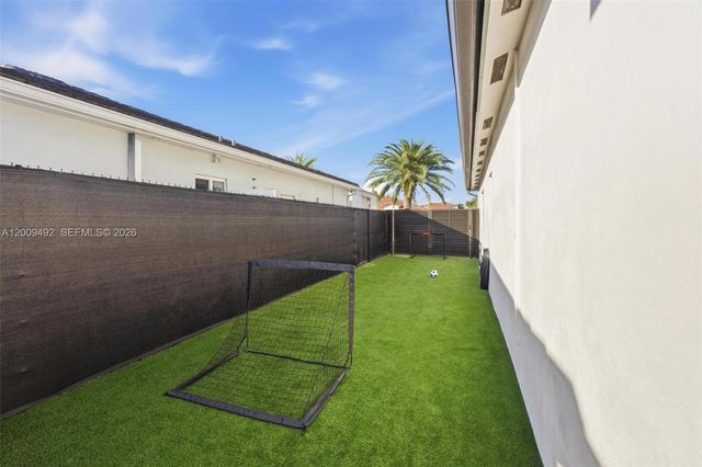 16314 SW 57th St, Miami, FL 33193