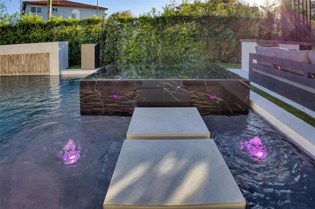 16314 SW 57th St, Miami, FL 33193