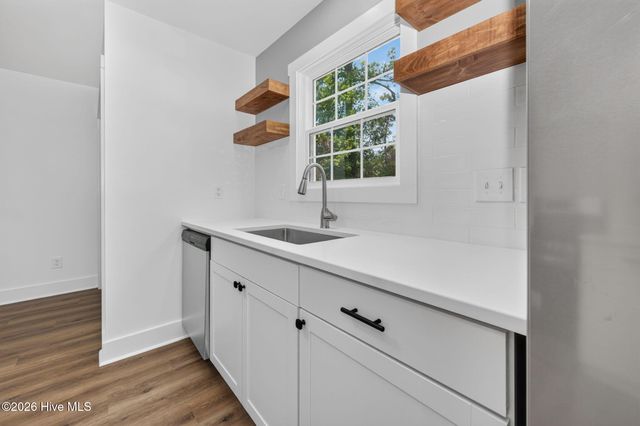 137 NE 31st Street, Oak Island, NC 28465