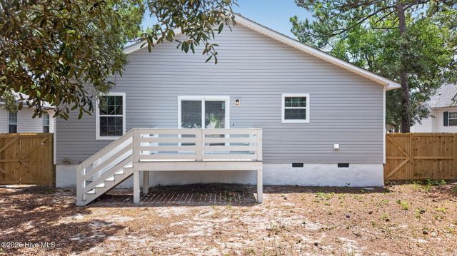 137 NE 31st Street, Oak Island, NC 28465
