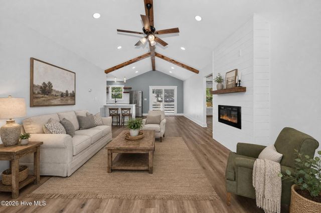 137 NE 31st Street, Oak Island, NC 28465