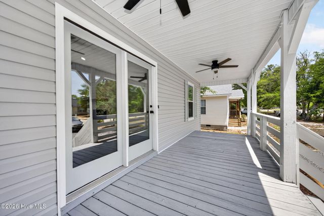 137 NE 31st Street, Oak Island, NC 28465