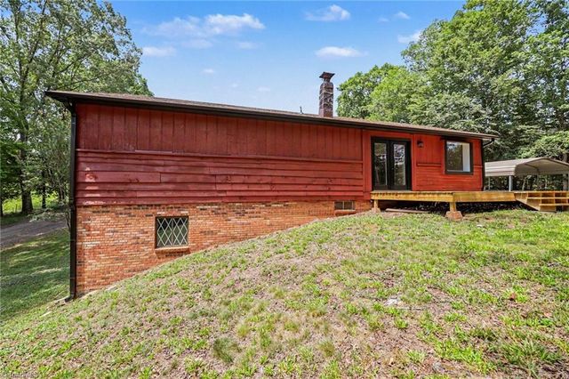1030 Cross Creek Drive, Walnut Cove, NC 27052
