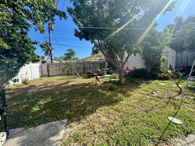 1322 N M Street, Lake Worth Beach, FL 33460
