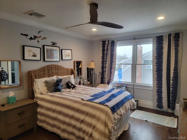 9 Floral Lane, Saint James, NY 11780