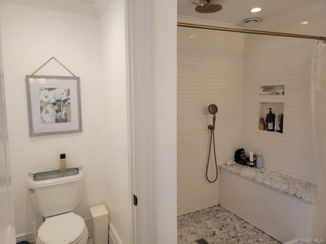 9 Floral Lane, Saint James, NY 11780