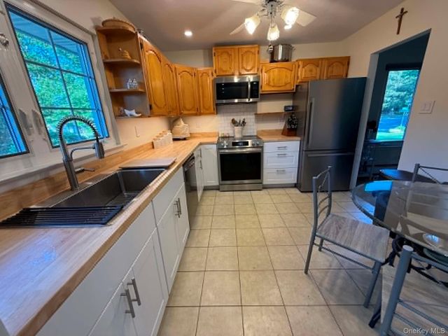 1 Lake Placid Court, Coram, NY 11727