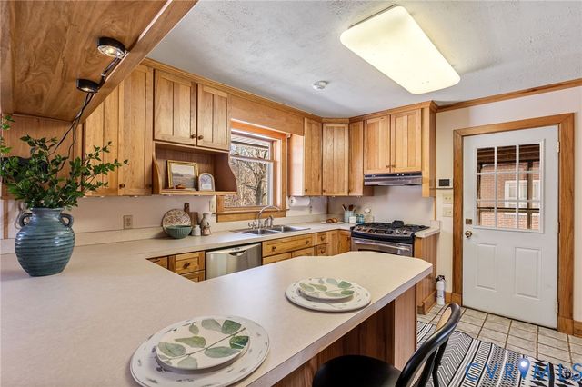 3605 Spruce Ave, Colonial Heights, VA 23834