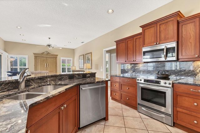 147 INLETS BOULEVARD 147, Nokomis, FL 34275