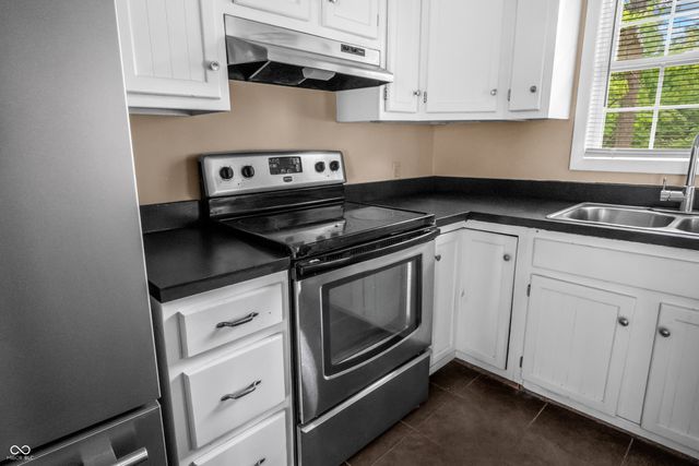 5302 W Quan Wae Drive, Columbus, IN 47201