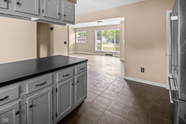 5302 W Quan Wae Drive, Columbus, IN 47201