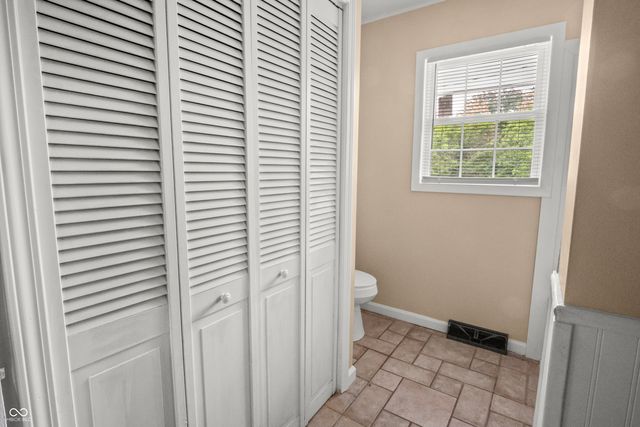 5302 W Quan Wae Drive, Columbus, IN 47201