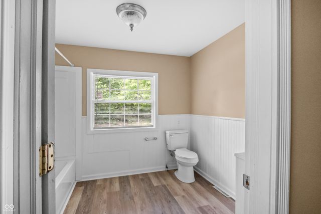 5302 W Quan Wae Drive, Columbus, IN 47201