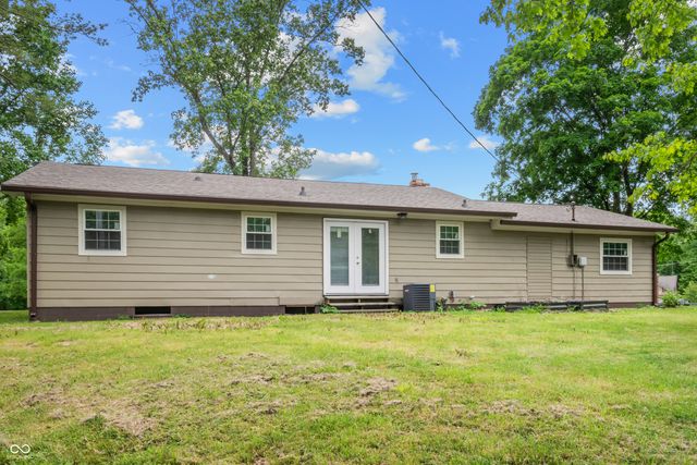 5302 W Quan Wae Drive, Columbus, IN 47201