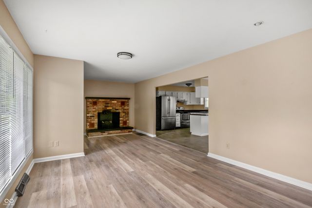5302 W Quan Wae Drive, Columbus, IN 47201